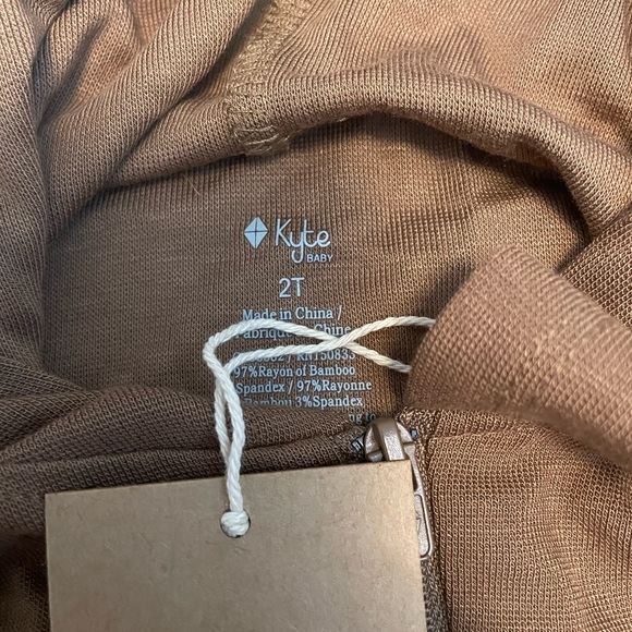 Kyte Hooded Bamboo Romper - Picture 2 of 2